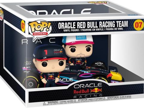 Découvrez les Funko Pop Red Bull Racing avec Max Verstappen et Sergio Pérez, les légendes de la F1, prêts à conquérir la première marche du podium.