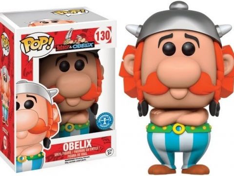 En 1967, Obélix fait sa première apparition animée dans Astérix le Gaulois ! 💪 Avec son pantalon bleu ciel et blanc, ceinture verte, casque métallisé, moustache orangée et sa force légendaire, il devient une icône instantanée.