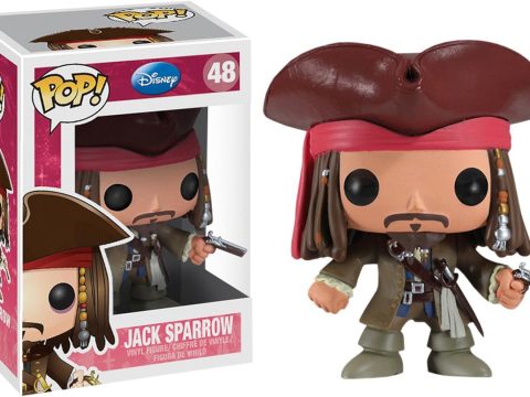 Johnny Depp a marqué l’histoire du cinéma en incarnant le légendaire capitaine Jack Sparrow, apparu pour la première fois en France le 13 août 2003 dans Pirates des Caraïbes : La Malédiction de la Perle Noire.