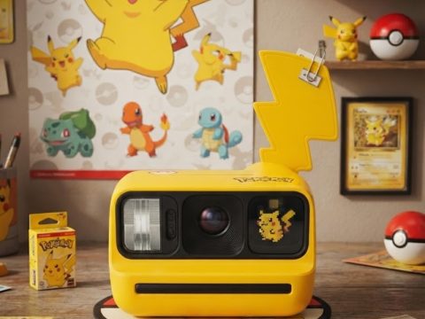 Polaroïd x Pokémon — Édition Pikachu : queue en éclair, 3ᵉ volet de la collection. Appareil instantané unique, sortie officielle le 5 octobre 2026.