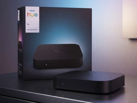 Sync Box Philips Hue 4K — Éclairage intelligent qui épouse chaque instant de votre écran. Jeu, cinéma, streaming. Réactivité instantanée.